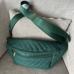 Canvelle Oversized Fanny Pack in Quilted Green